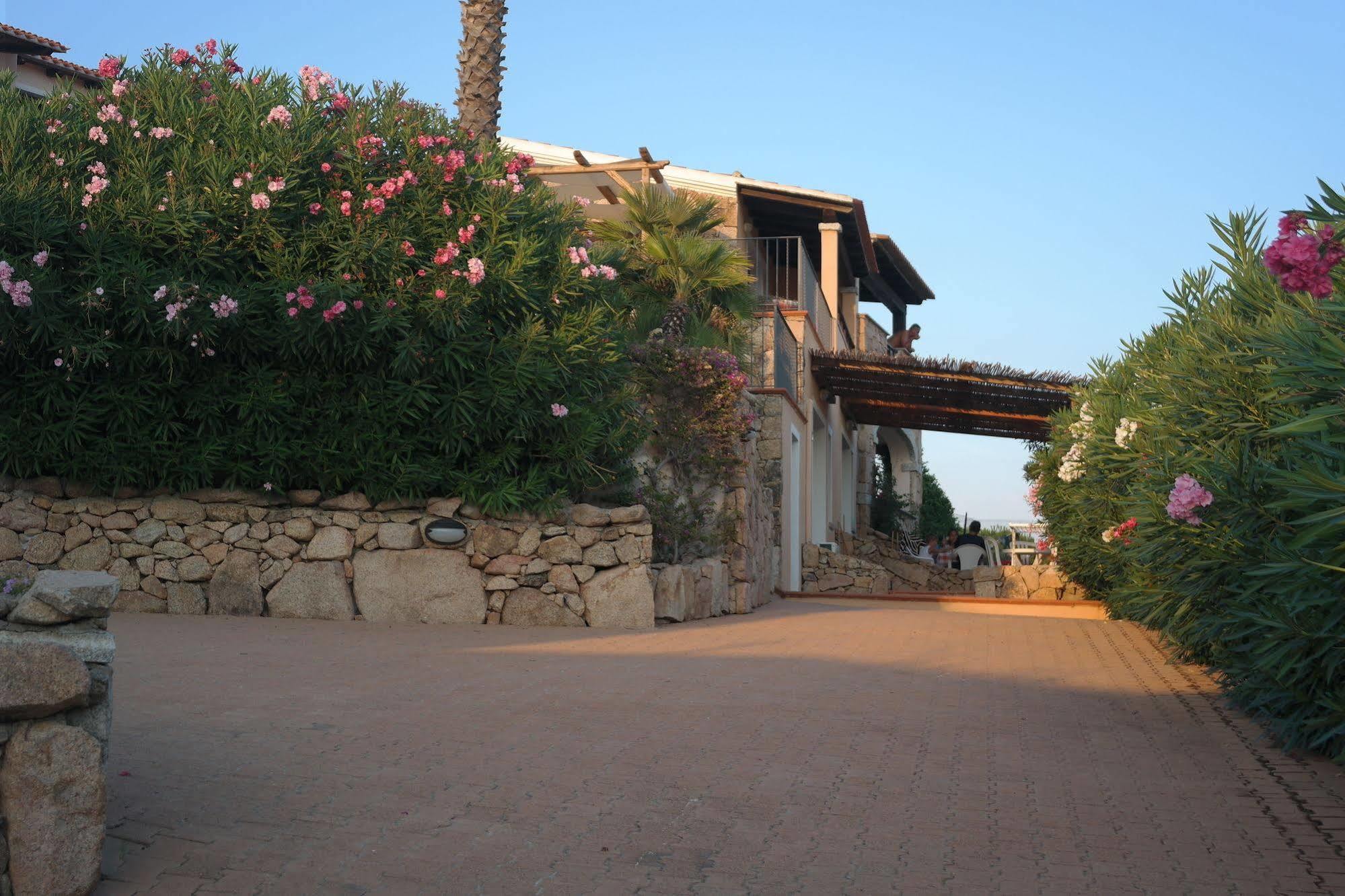 גולפו אראנצ'י Sardinia Blu Residence מראה חיצוני תמונה